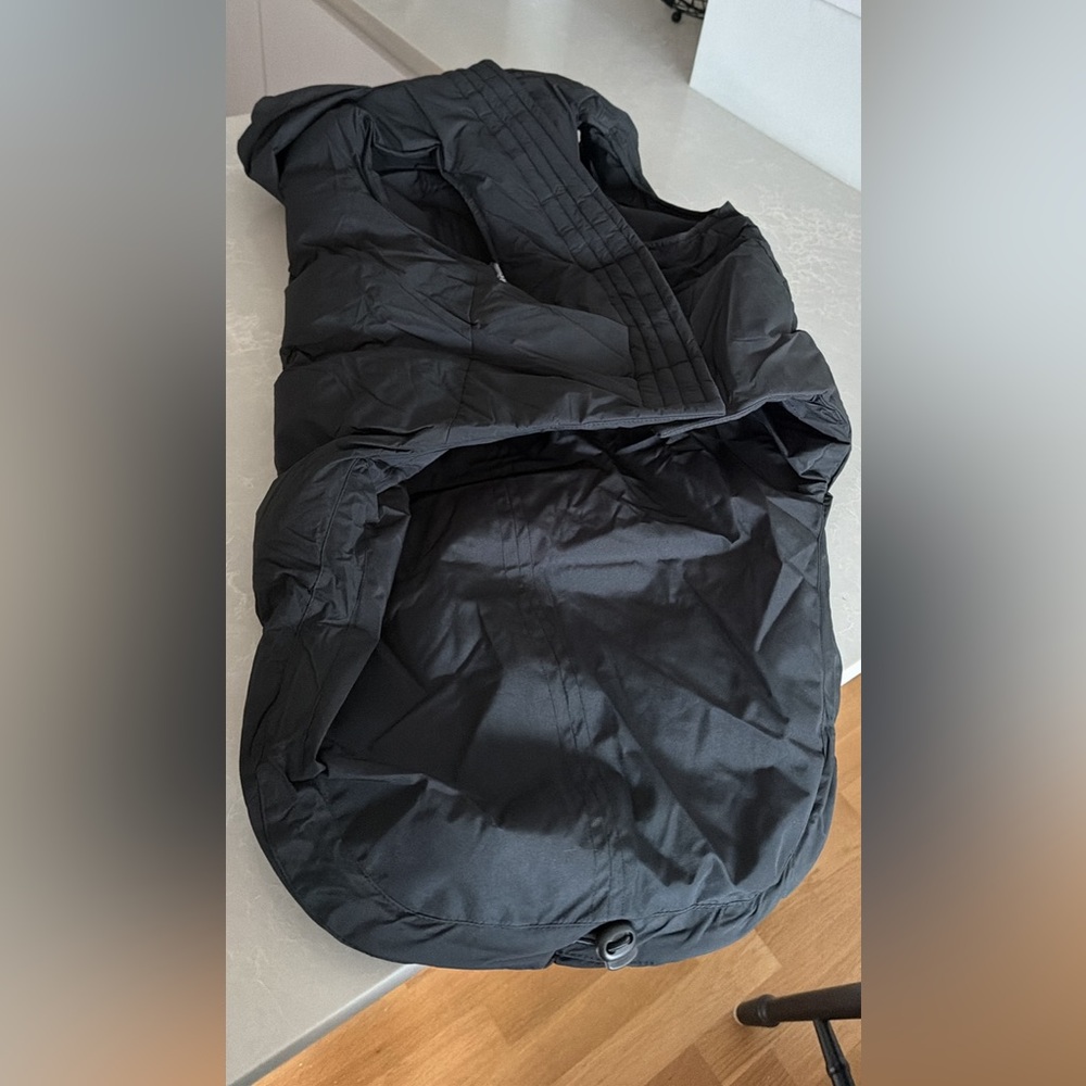 Canada Pooch size 28 waterproof Black Puffer jacket